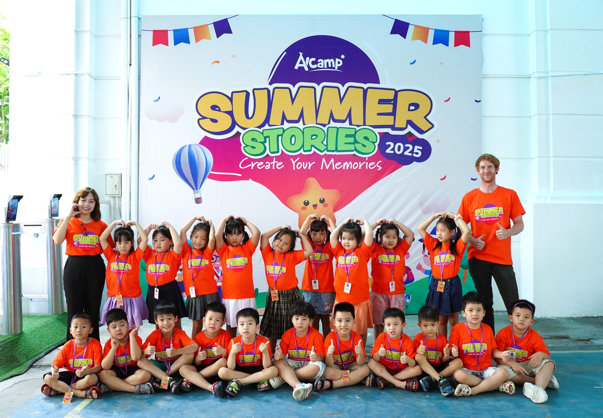 Khai mạc English Summwer Camp 2025: Biệt đội áo cam khám phá những câu chuyện mùa hè kỳ diệu